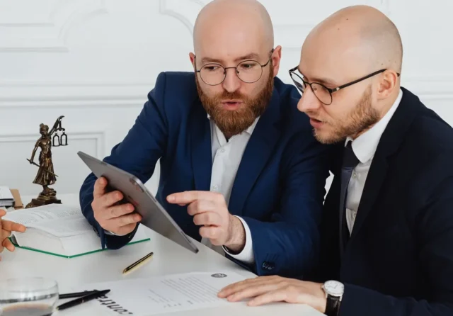 Prawa autorskie w firmie – kto jest właścicielem projektu pracownika?